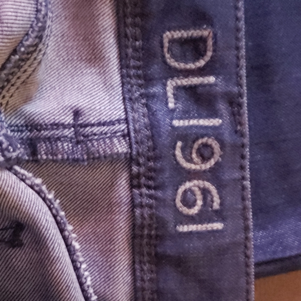 DL1961 CINDY slim boot  size 26. Brand new